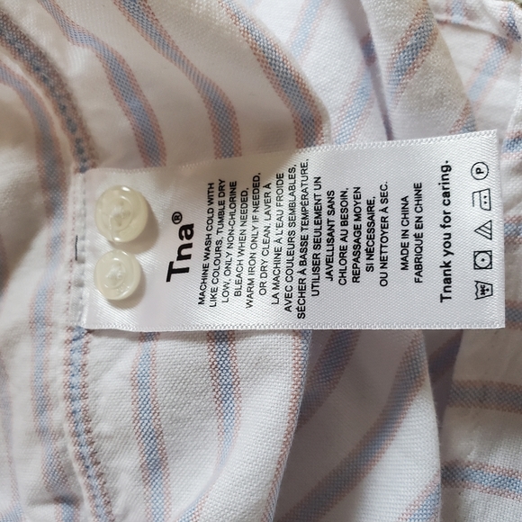 Aritzia - TNA QUAY Button-up - like new - Picture 10 of 10